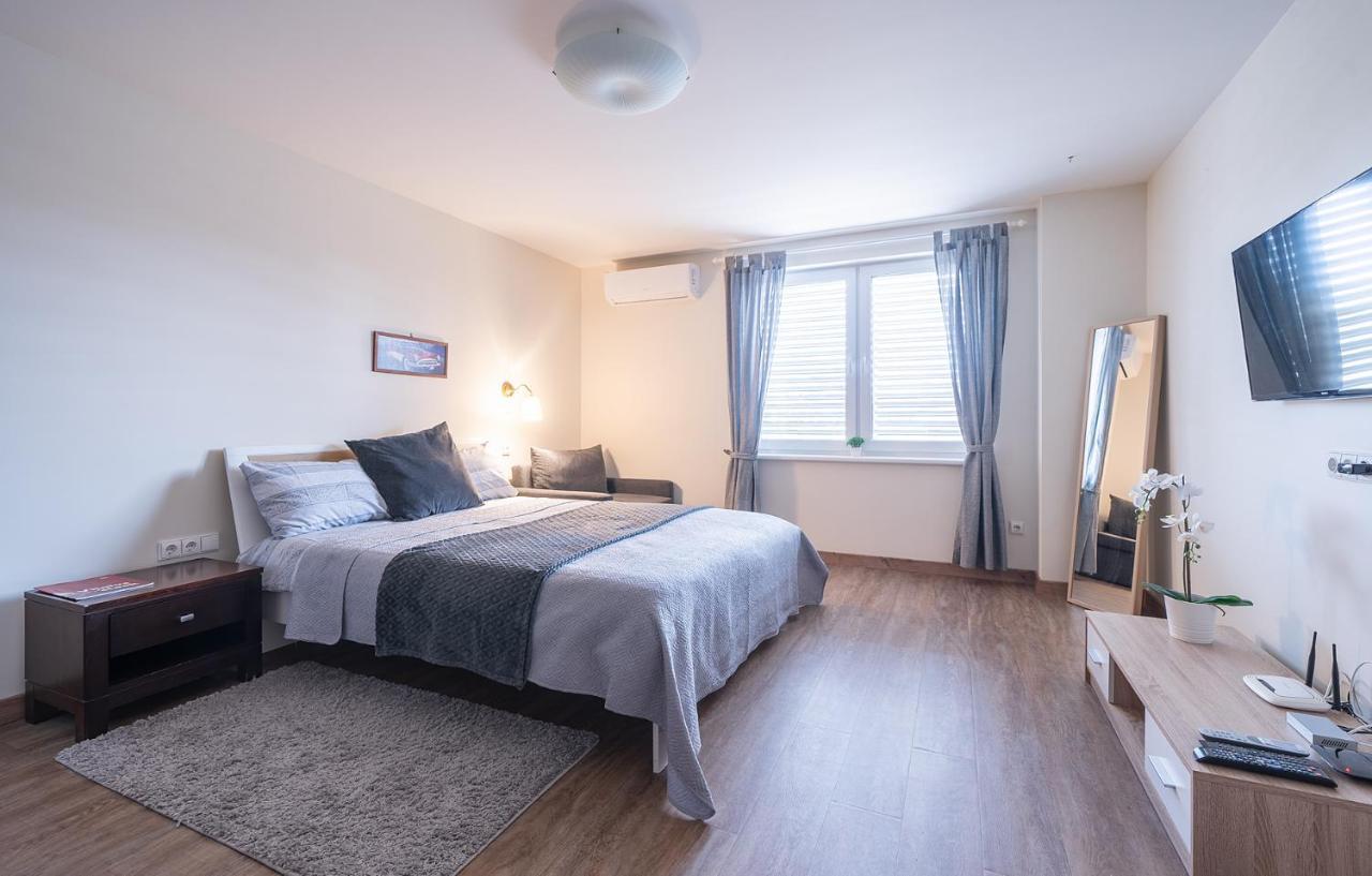 Gyneju Self Check-In Apartments ヴィリニュス エクステリア 写真
